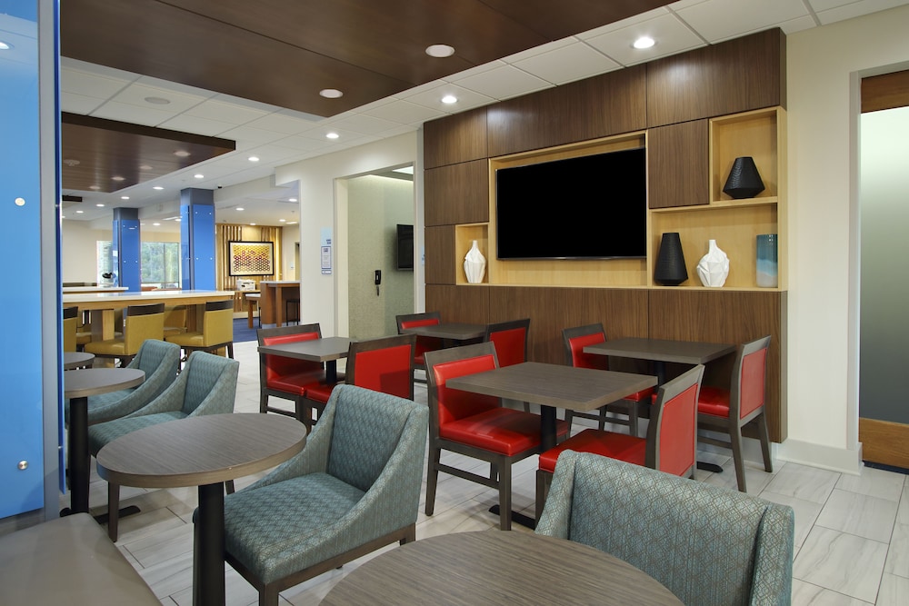 Holiday Inn Express & Suites Lake Charles South Casino Area by IHG - photo 89