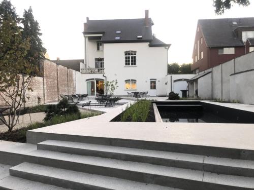 Visite — 4-Star Luxury Hotel in Evergem, Belgium