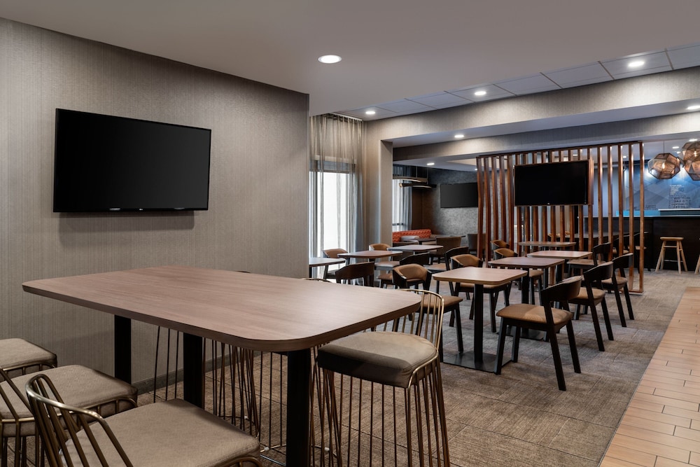 SpringHill Suites by Marriott West Mifflin - photo 20