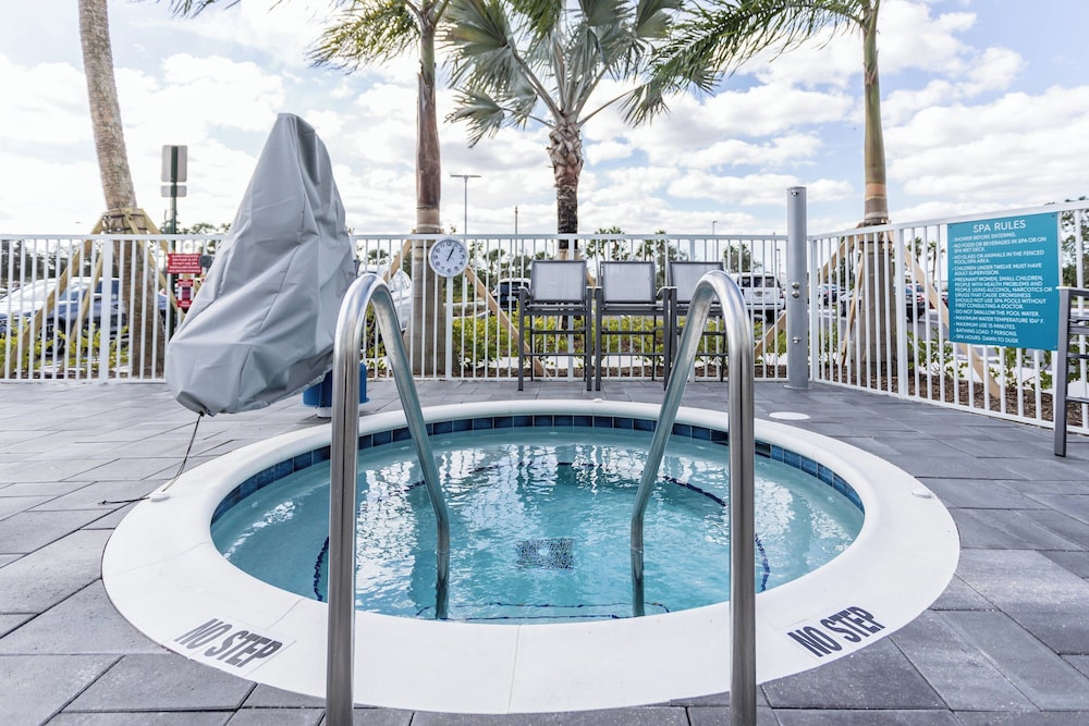 TownePlace Suites by Marriott Port St. Lucie I 95 - photo 32