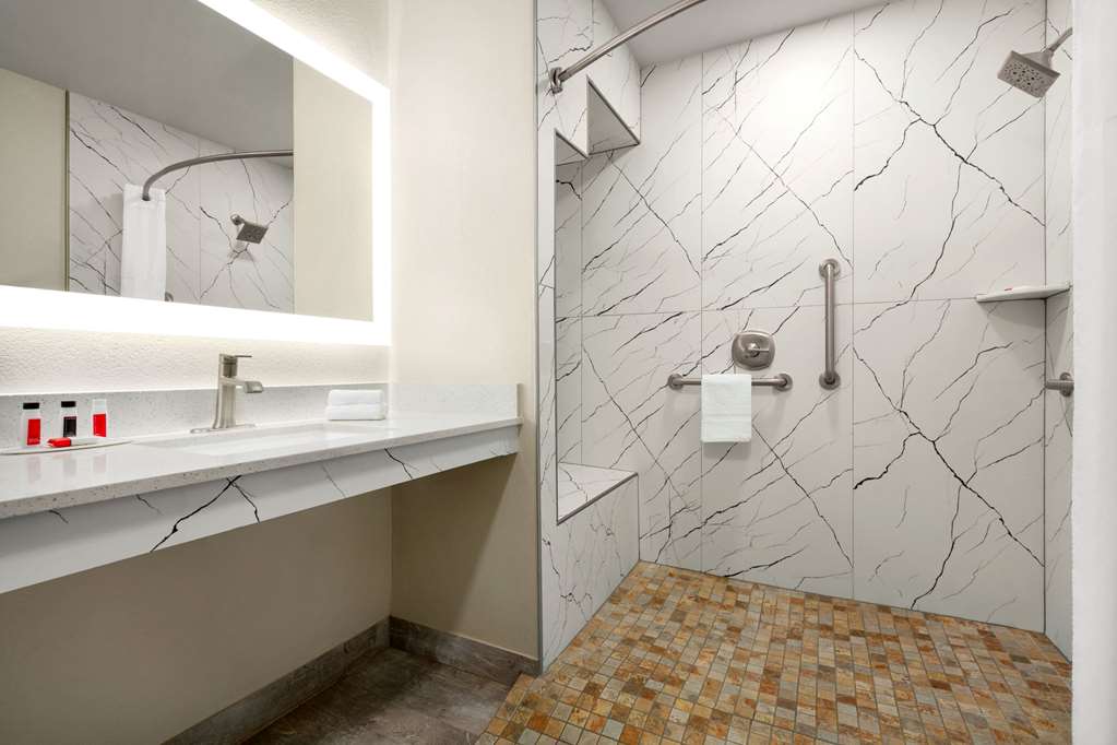 Days Inn by Wyndham Ruidoso Downs - photo 28