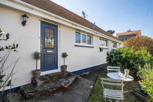 Spacious one bed apartment in a quiet leafy close. — 4-Star Luxury Hotel in Barnstaple, United Kingdom