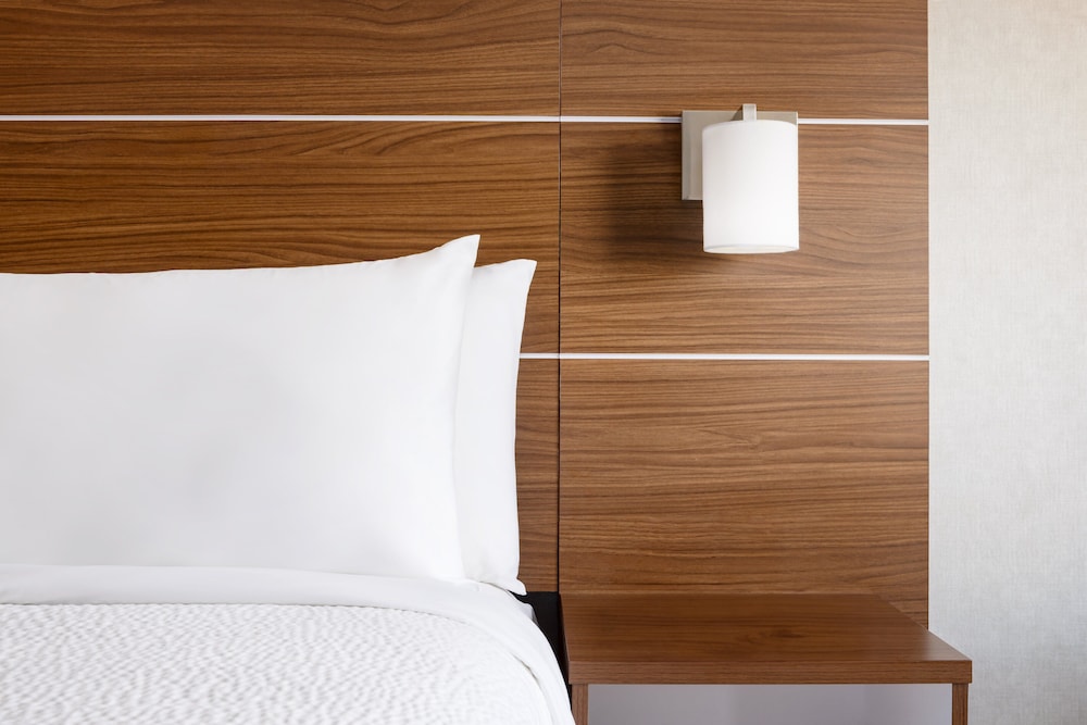 Holiday Inn Express Las Vegas South - photo 14