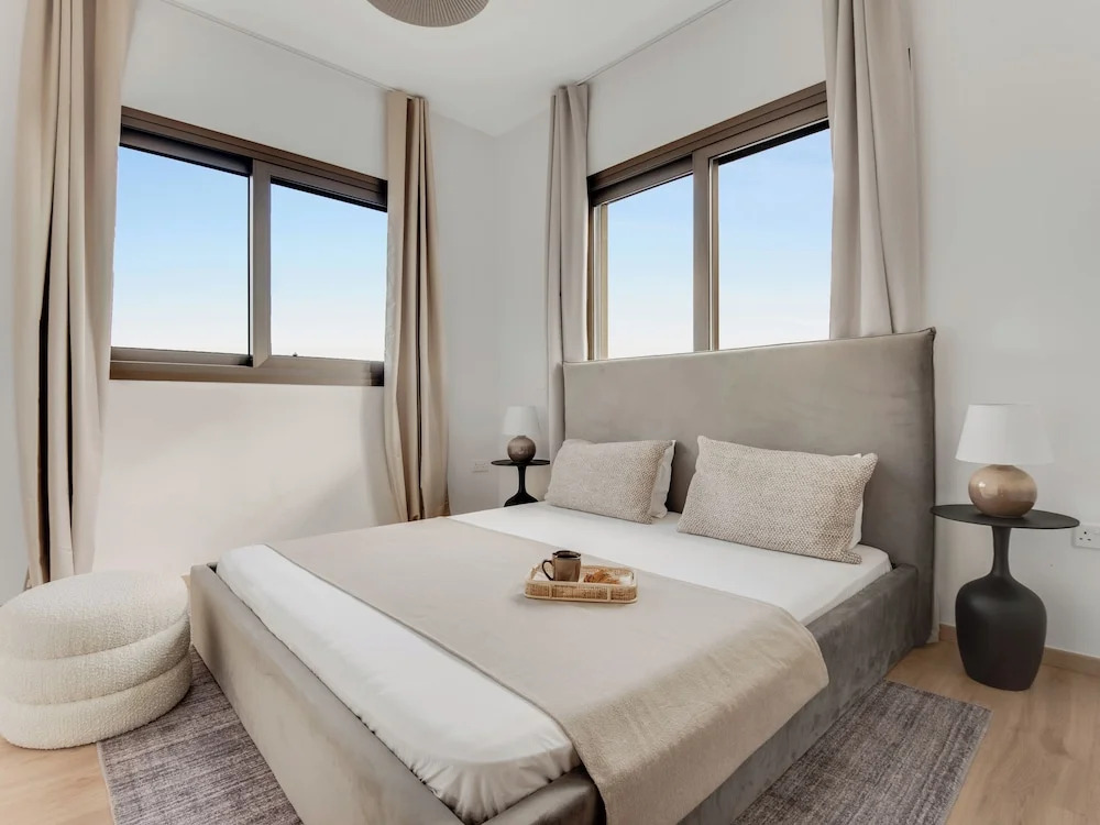 Sanders Palama Nice 2 bdr Apt With Balcony