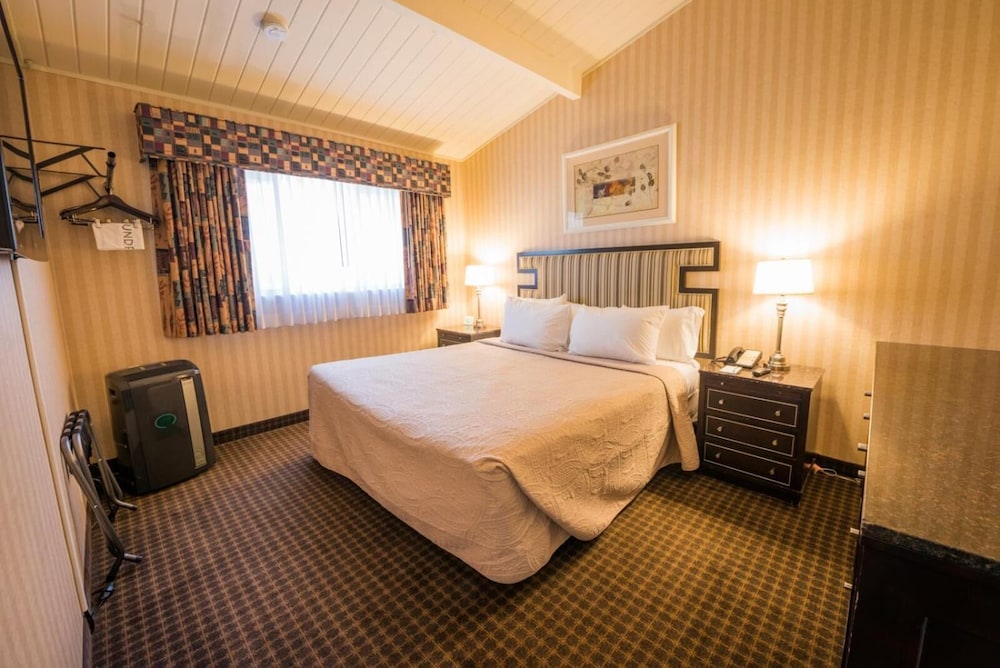 Los Gatos Lodge - photo 15