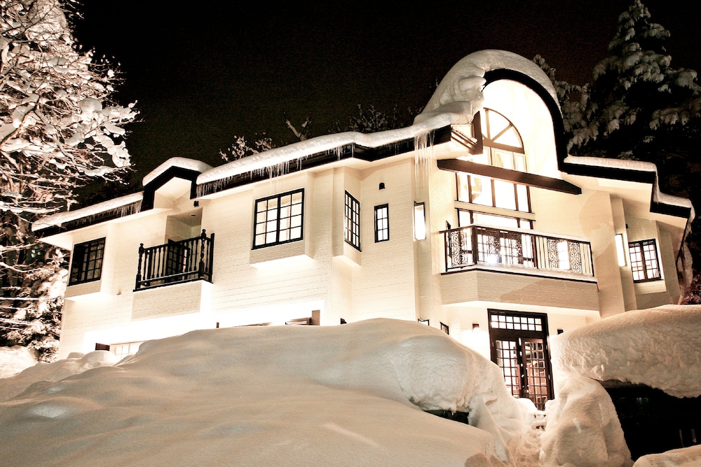 Hakuba Mountain Lodge — 4-Star Luxury Hotel in Hakuba, Japan