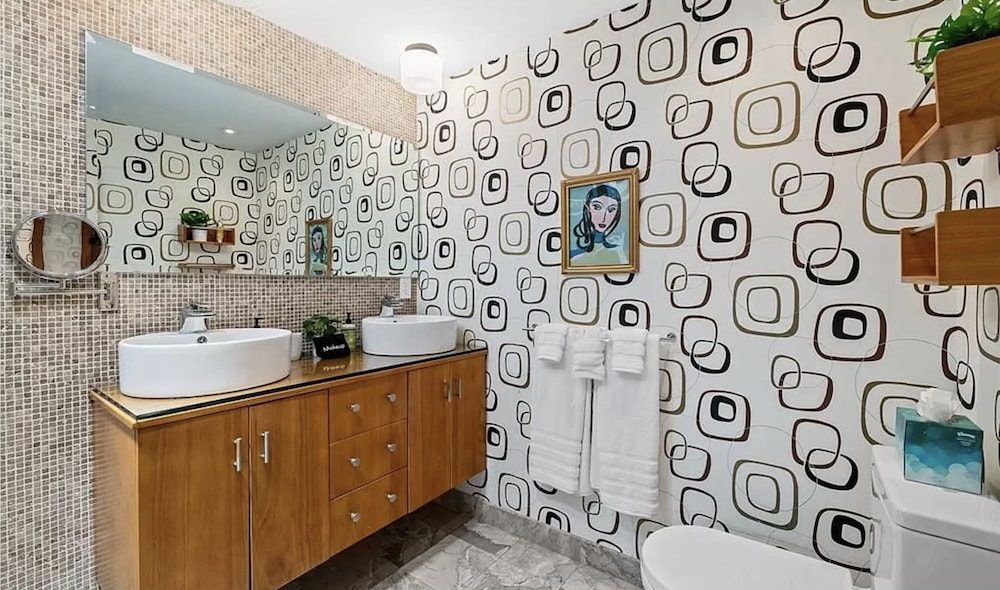 Wilton Manors Stunning Gated Oasis - photo 18