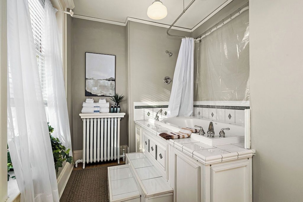 Historic Cotton Mansion Duluth Boutique Hotel - photo 46