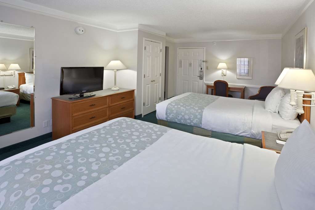 La Quinta Inn by Wyndham Omaha West - photo 8