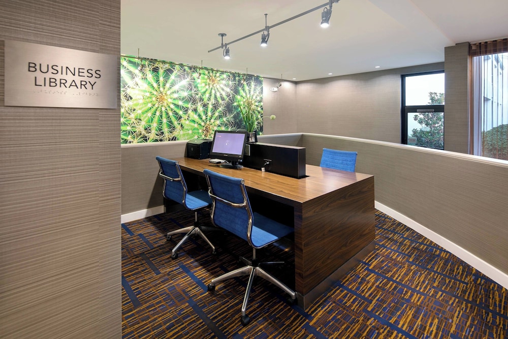 Courtyard by Marriott Addison Midway - photo 23
