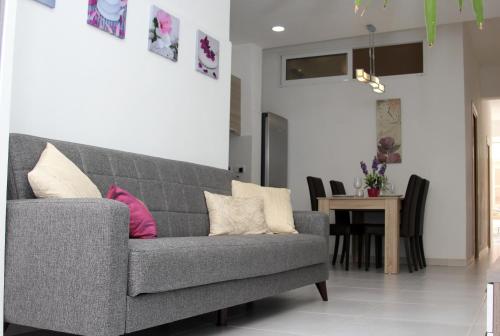 Refurbished Sliema Comfort Walk to Beach and Restaurants — 4-Star Luxury Hotel in Sliema, Malta