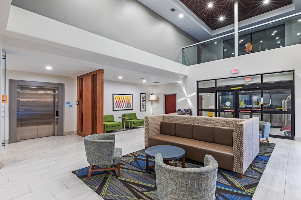 Holiday Inn Express Hotel & Suites Vidor South - photo 55