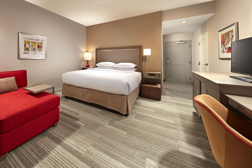 Hampton Inn Long Beach Airport - photo 12