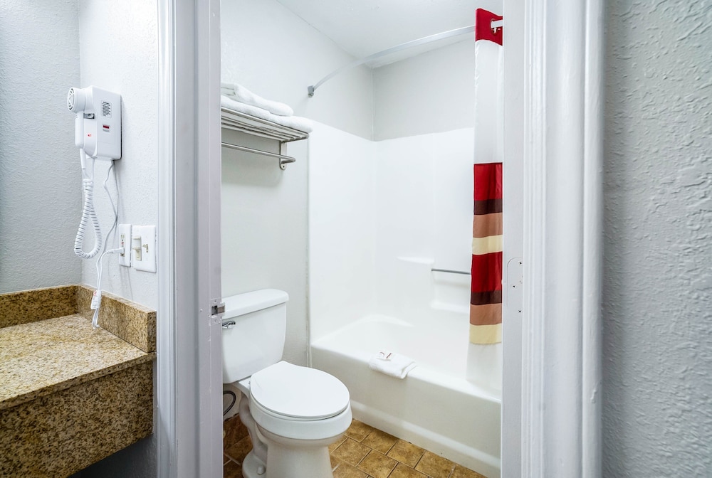 Red Roof Inn Spartanburg I 26 - photo 4