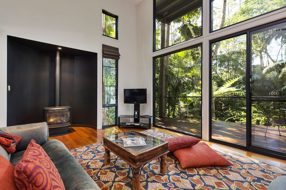 Pethers Rainforest Retreat - carbon neutral hotel in Tamborine Mountain