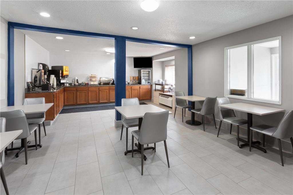 Microtel Inn & Suites by Wyndham Sioux Falls - photo 25