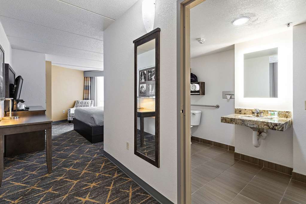 AmericInn by Wyndham Rochester Near Mayo Clinic - photo 32