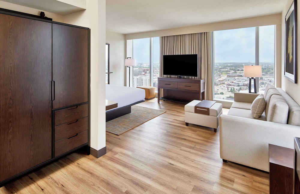 Embassy Suites by Hilton Nashville Downtown - photo 52