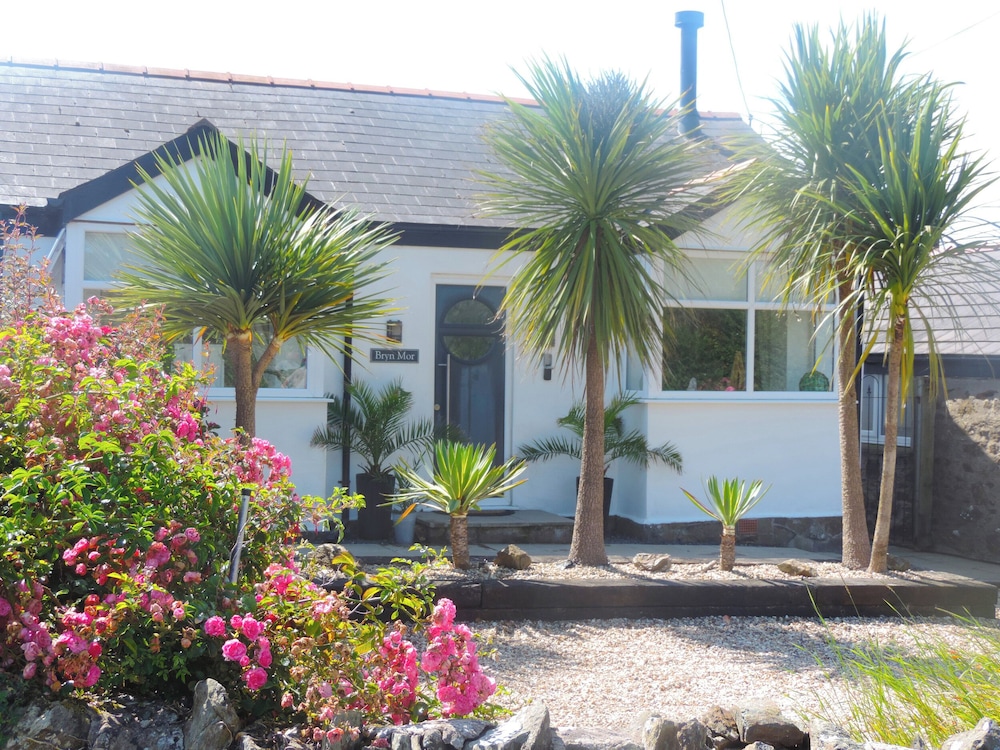Bryn Môr - carbon neutral hotel in Holyhead
