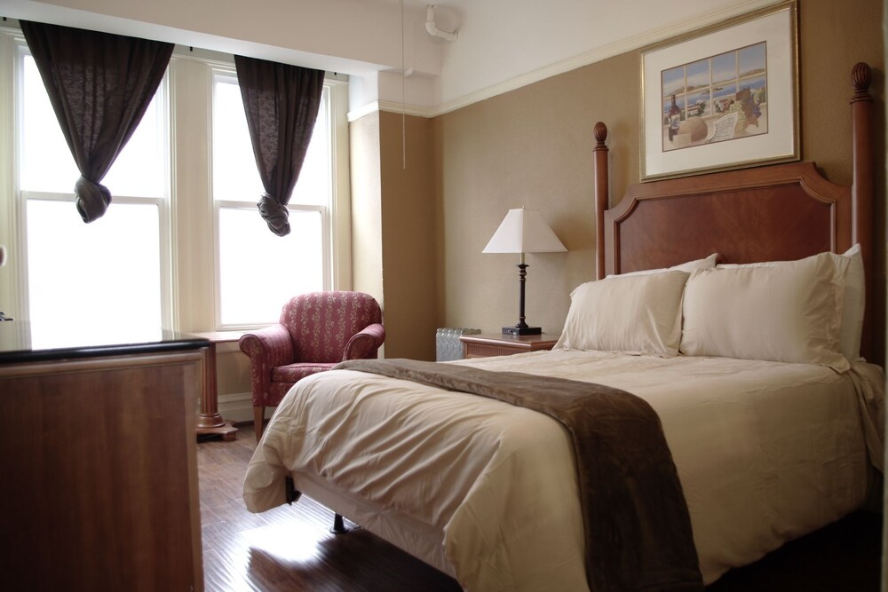 Yale Hotel - photo 4