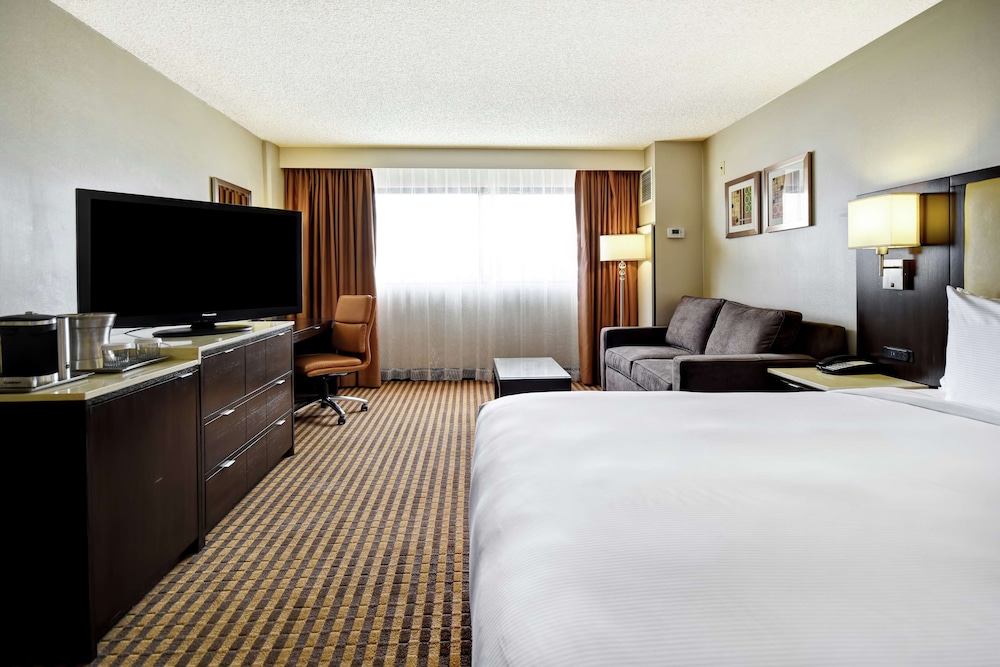 DoubleTree by Hilton Hotel Pleasanton at the Club - photo 9