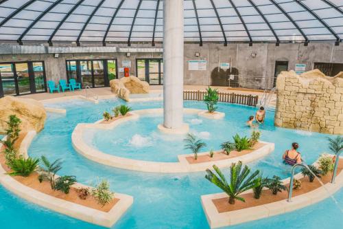 Camping Les Garennes — 4-Star Luxury Hotel in Rang Du Fliers, France