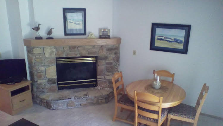 The Hilltop Inn - photo 8