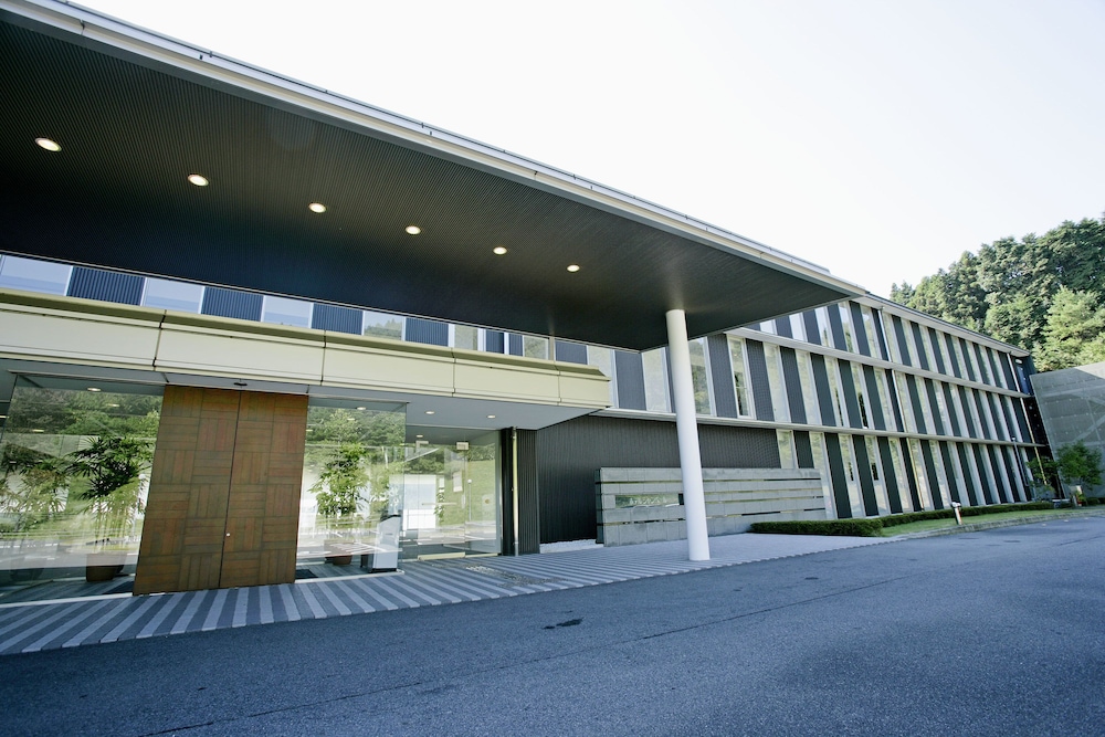 Menard Aoyama Resort Hotel Schonvert — Iga