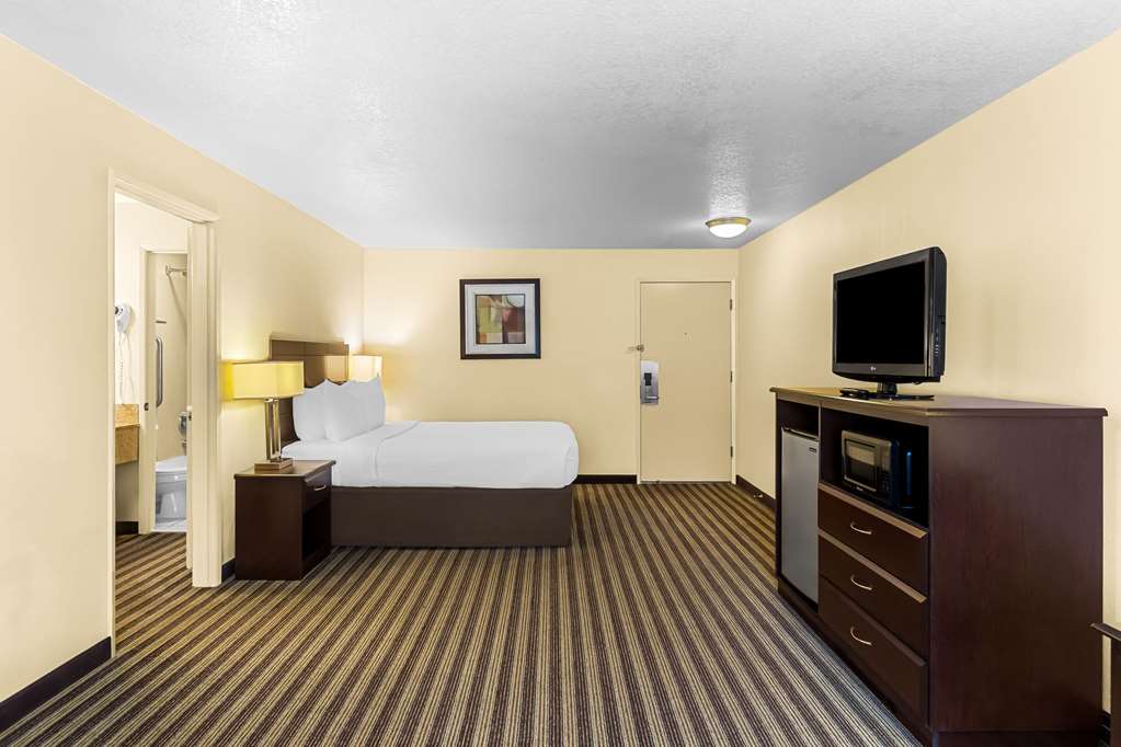 Quality Inn & Suites Vancouver Hazel Dell - photo 6