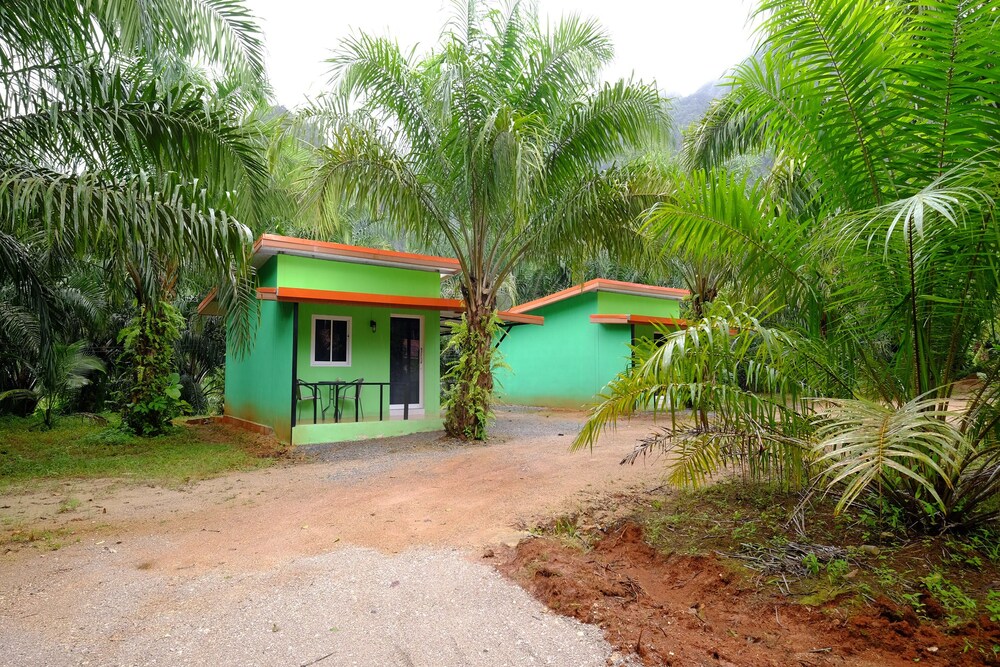 Parattha Resort — hotel in Ao Luek