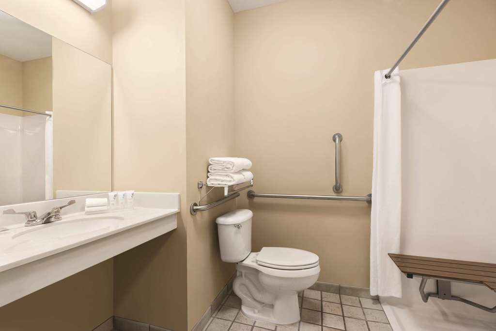 Country Inn & Suites by Radisson Forest Lake MN - photo 9
