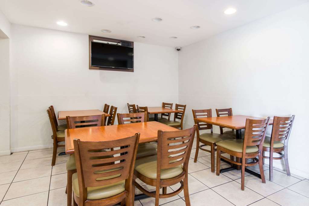Knights Inn Gallup at 3208 W Hwy 66 - photo 14