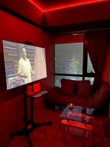 Modern Nordic Noir Suite Cozy Luxury Scenic View — 4-Star Luxury Hotel in Manila, Philippines