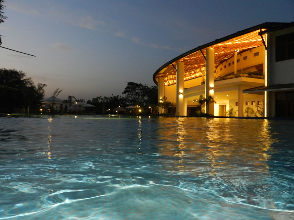 Gulmohar Greens Golf & Country Club in Sanand, India