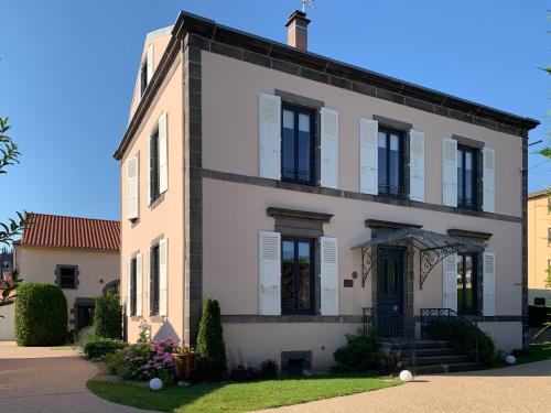 L'Enclos de Ribains — hotel in Aubiere