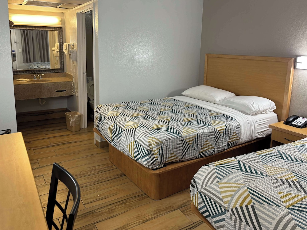 Motel6 Riviera Beach FL - photo 4