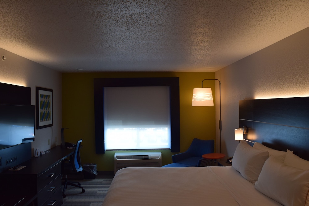 Holiday Inn Express Hotel & Suites Sparta by IHG - photo 8
