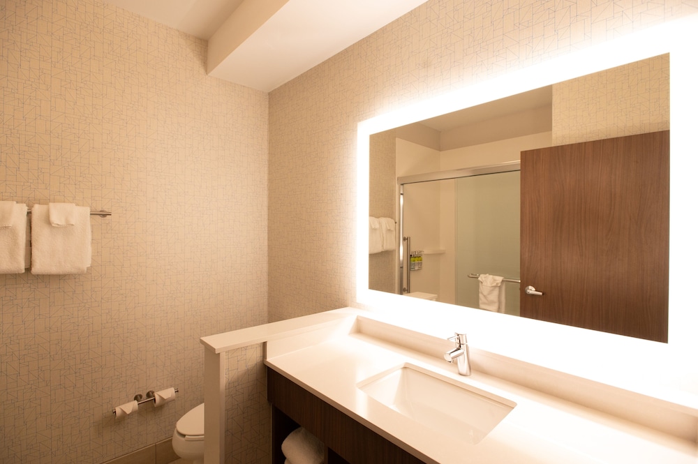 Holiday Inn Express Houghton Keweenaw by IHG - photo 43