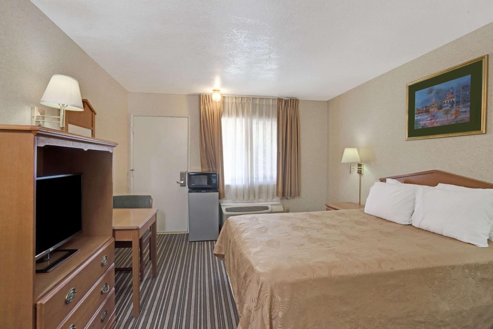 Buena Park Inn - photo 20