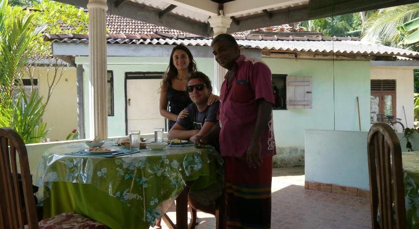 Dimuthu Tour Inn - carbon neutral hotel in Bentota