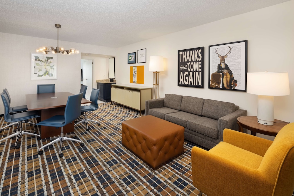 Embassy Suites by Hilton Atlanta Buckhead - photo 15