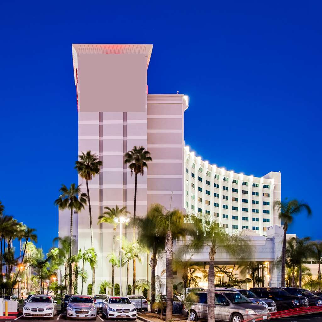 The Commerce Casino & Hotel - carbon neutral hotel in Commerce
