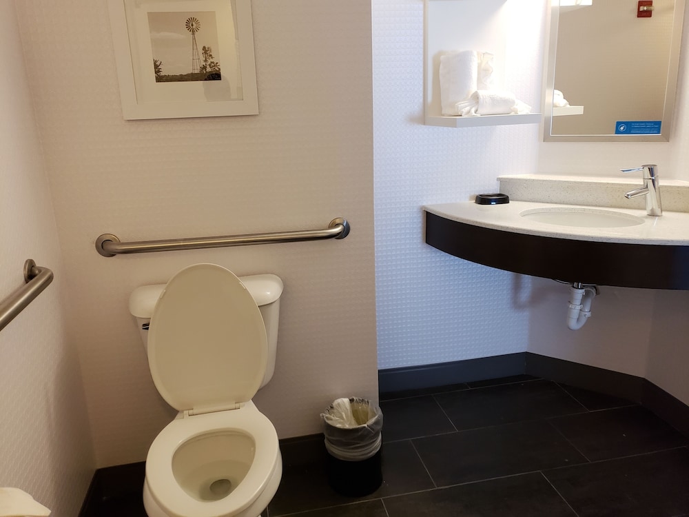 Hampton Inn & Suites Newtown - photo 96