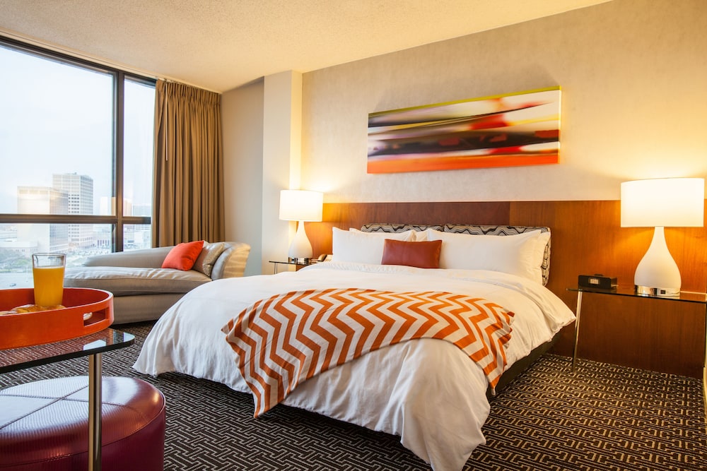 Hotel Derek - featured photo