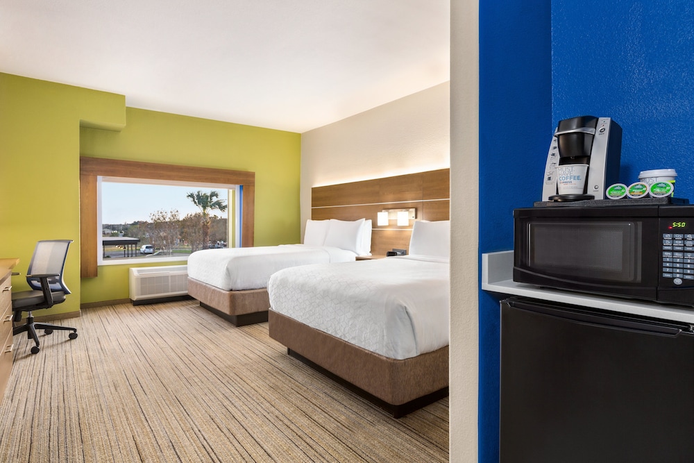 Holiday Inn Express Hotel & Suites Mission McAllen Area by IHG - photo 17