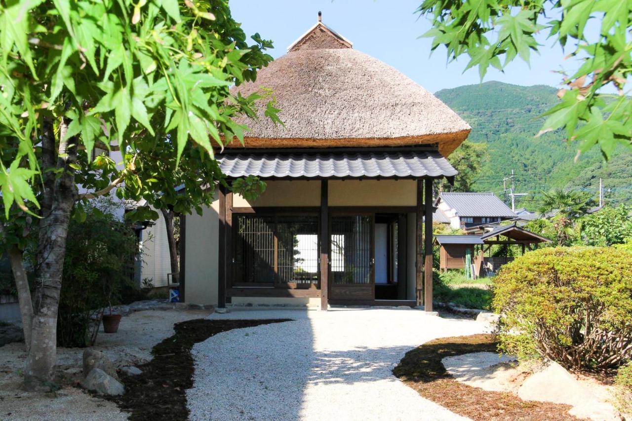 Akizuki Kayabuki Kominka — Asakura