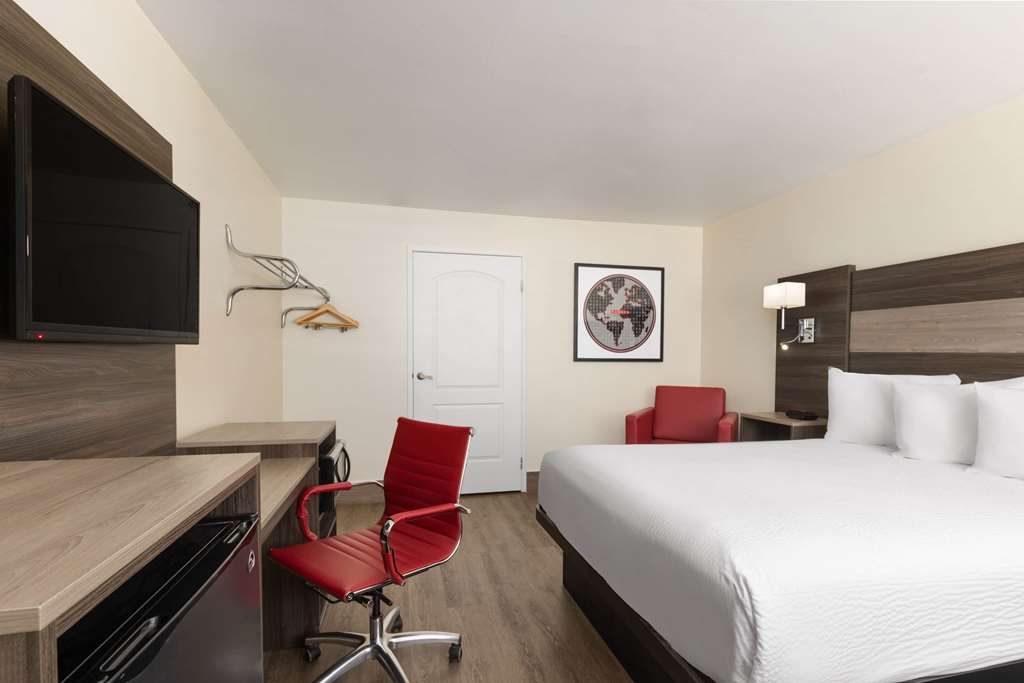 Ramada by Wyndham Kingman - photo 25