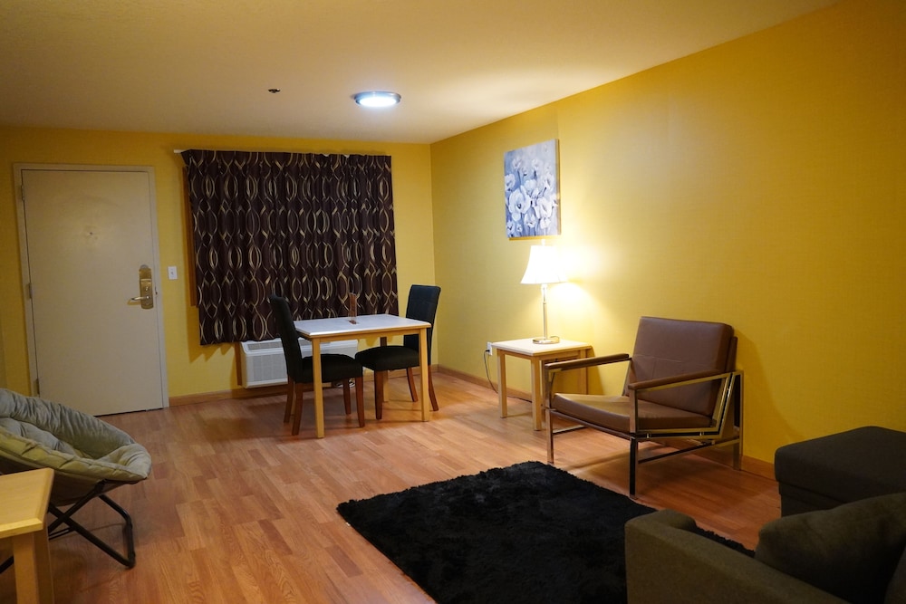 Timberland Inn & Suites - photo 53