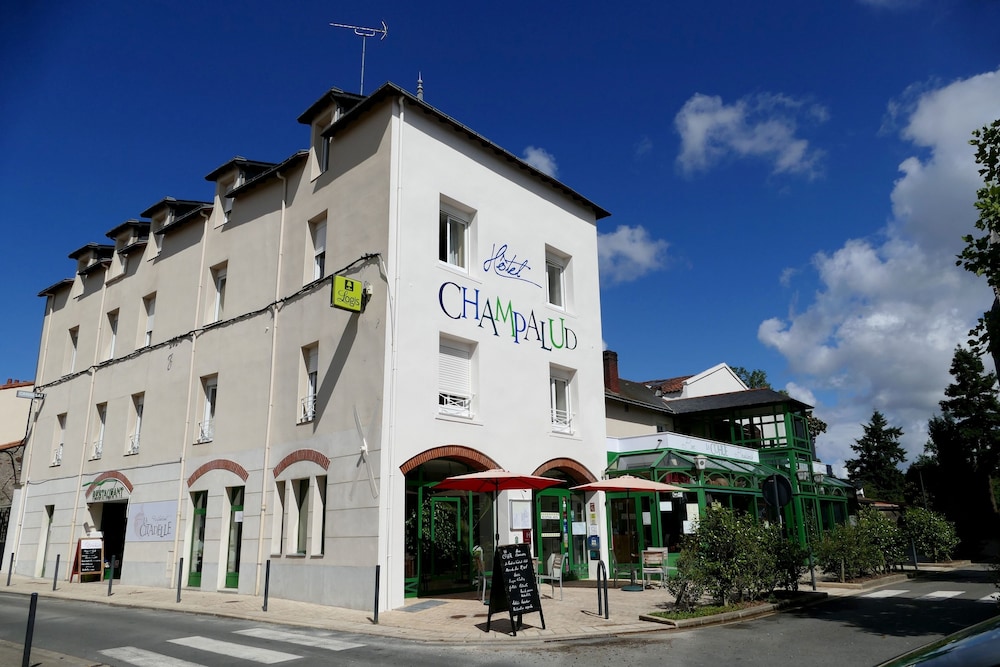 Le Champalud - carbon neutral hotel in Champtoceaux