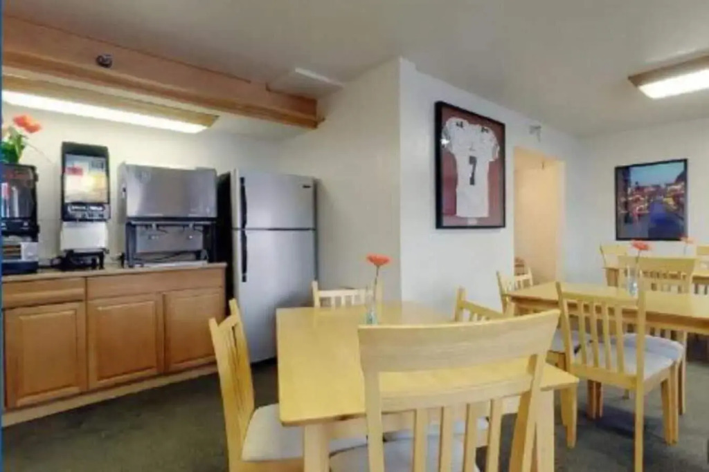 Americas Best Value Inn Oklahoma City at I 35 S - photo 14